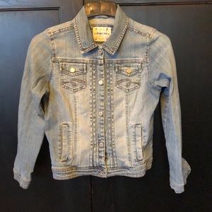 Limited Too Girls light washed Jean Jacket Large